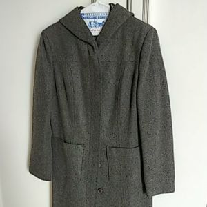 Column style wool coat in charcoal, le chateau, s